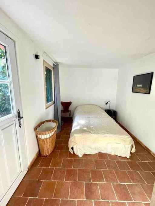 Charmante Maison Dans Jardin, Calme, 55M2- 2Ch, Metro, Tres Proche Paris ヴィトリー・シュル・セーヌ エクステリア 写真
