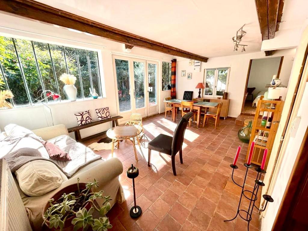 Charmante Maison Dans Jardin, Calme, 55M2- 2Ch, Metro, Tres Proche Paris ヴィトリー・シュル・セーヌ エクステリア 写真